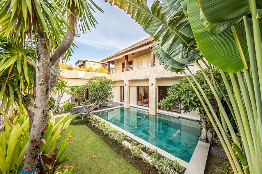 Toma de piscina dentro de la casa